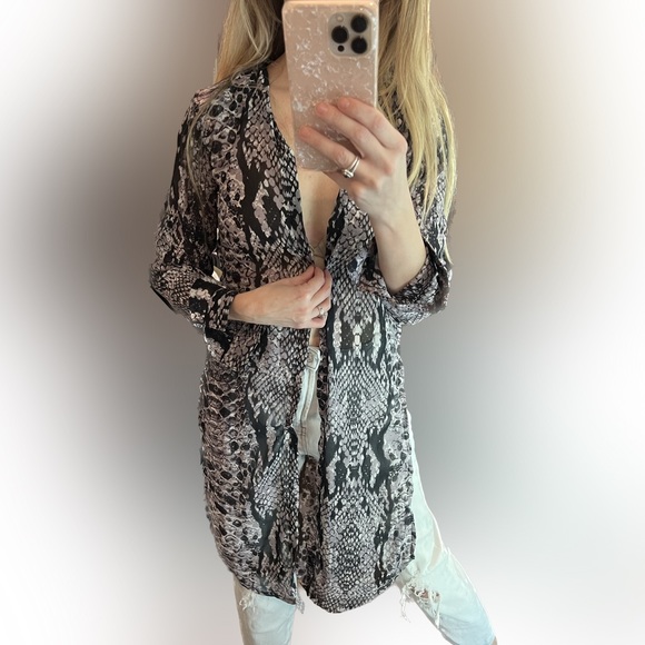 Snake skin duster - Picture 1 of 3